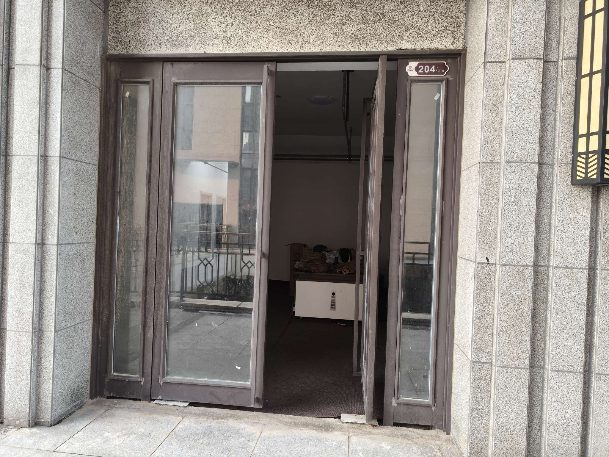 万茂华府 110平 南向简装商铺 优质地段 租金实惠_5