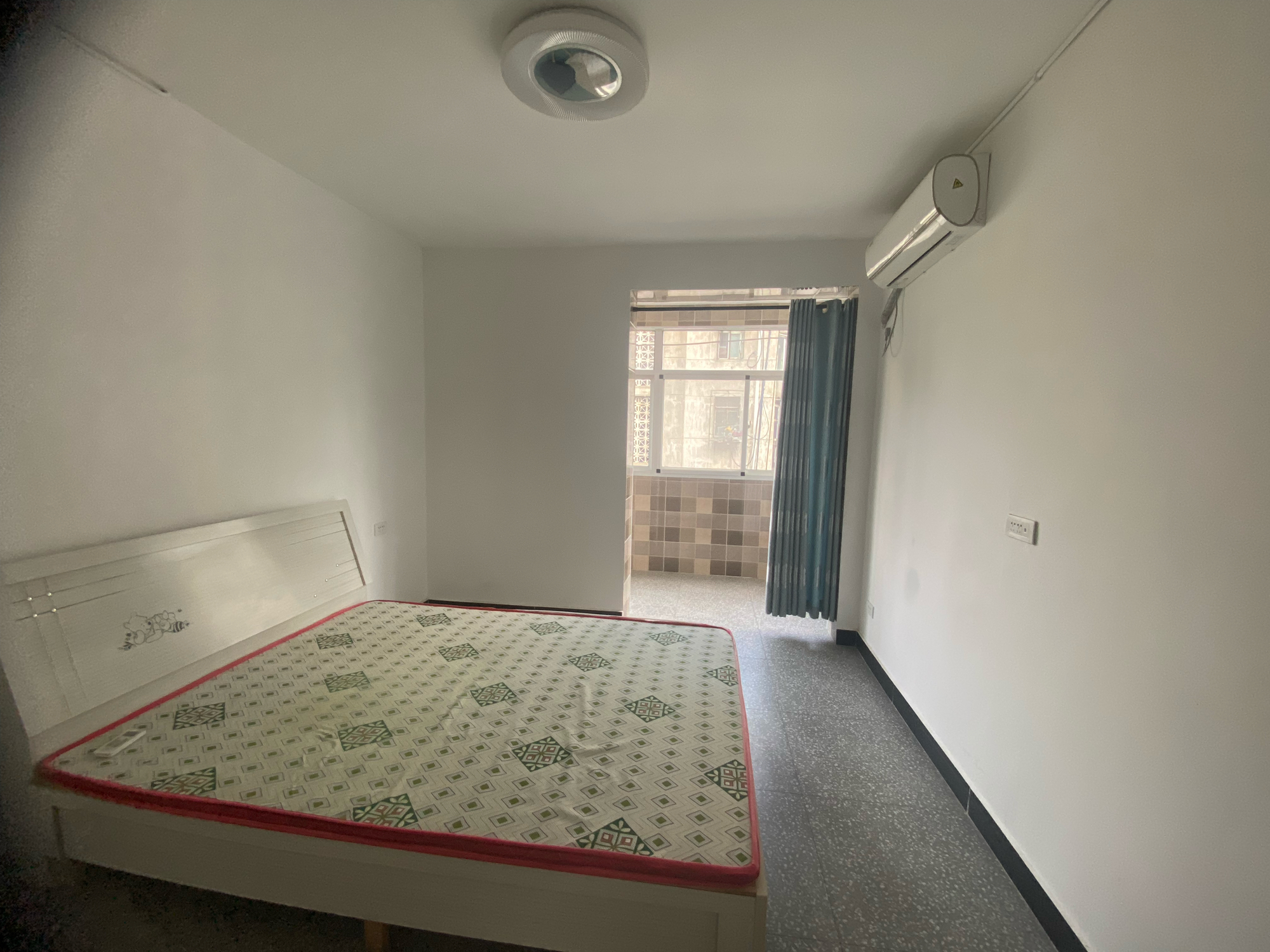 芳草园俱乐部新上一套四楼精装修住房_4