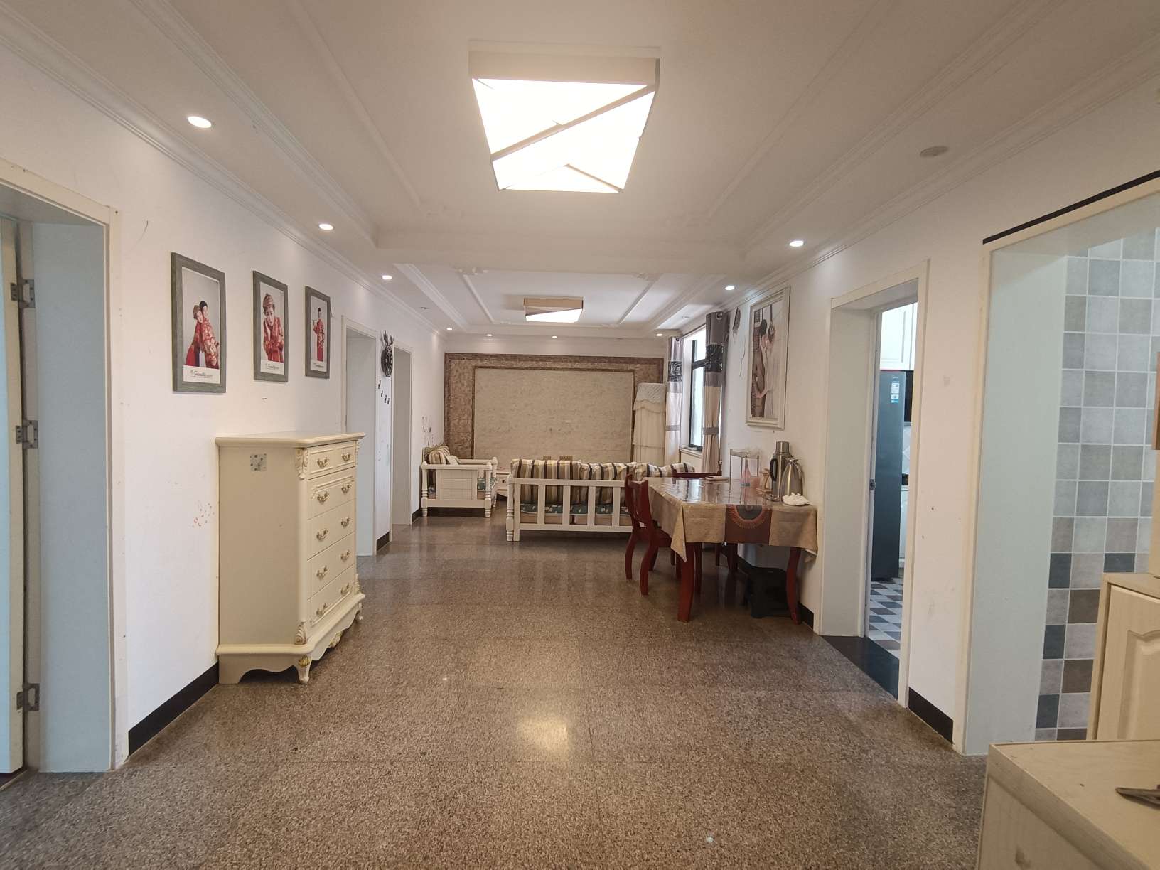 洞二小商住楼学区房精装三室两厅出售_3