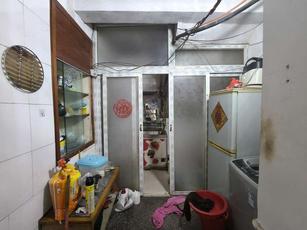 新华二村 58平 两室一厅 交通便利 满两年 配套齐全_2