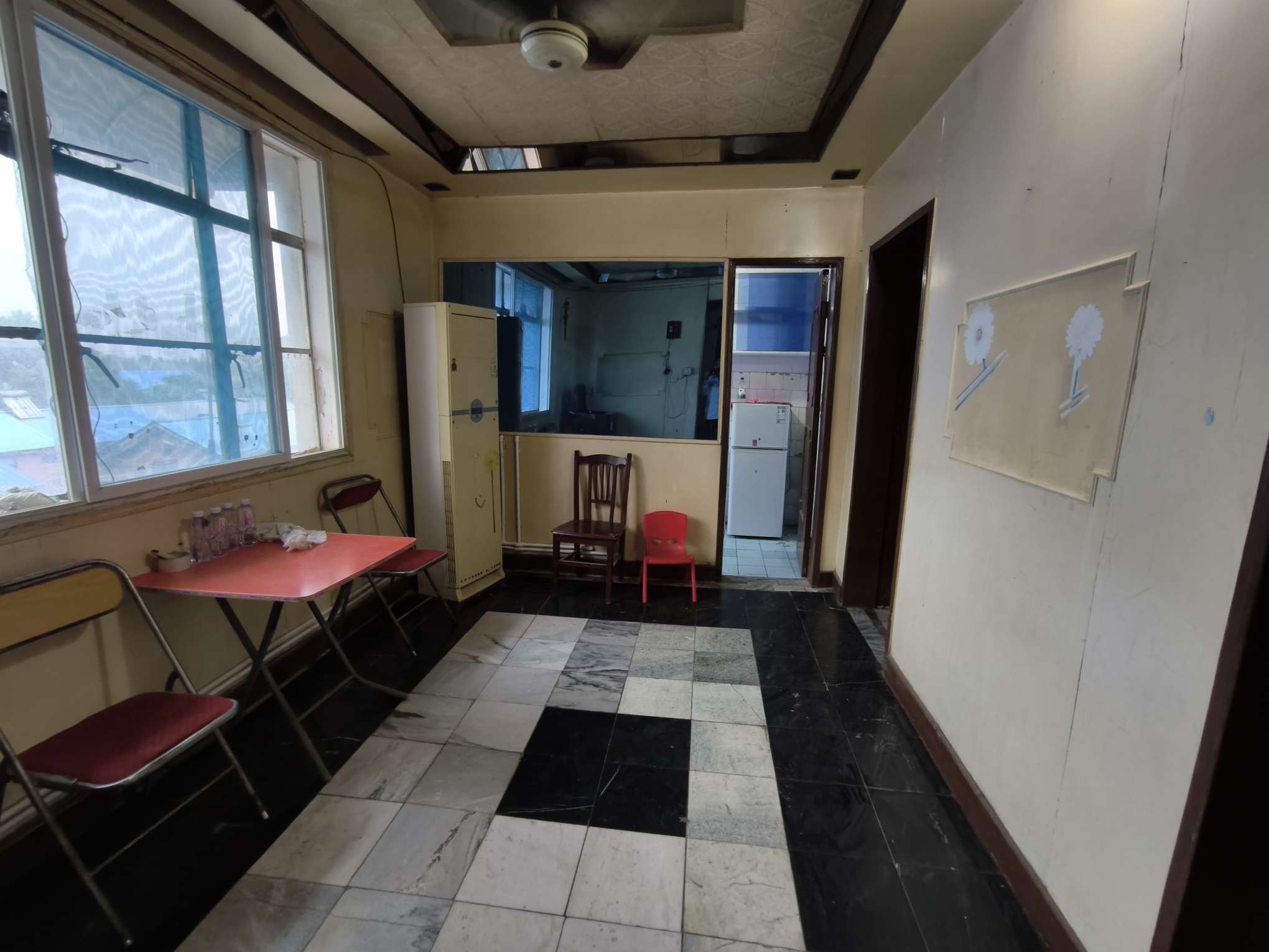 基建村简单装修70平方3室1厅_2
