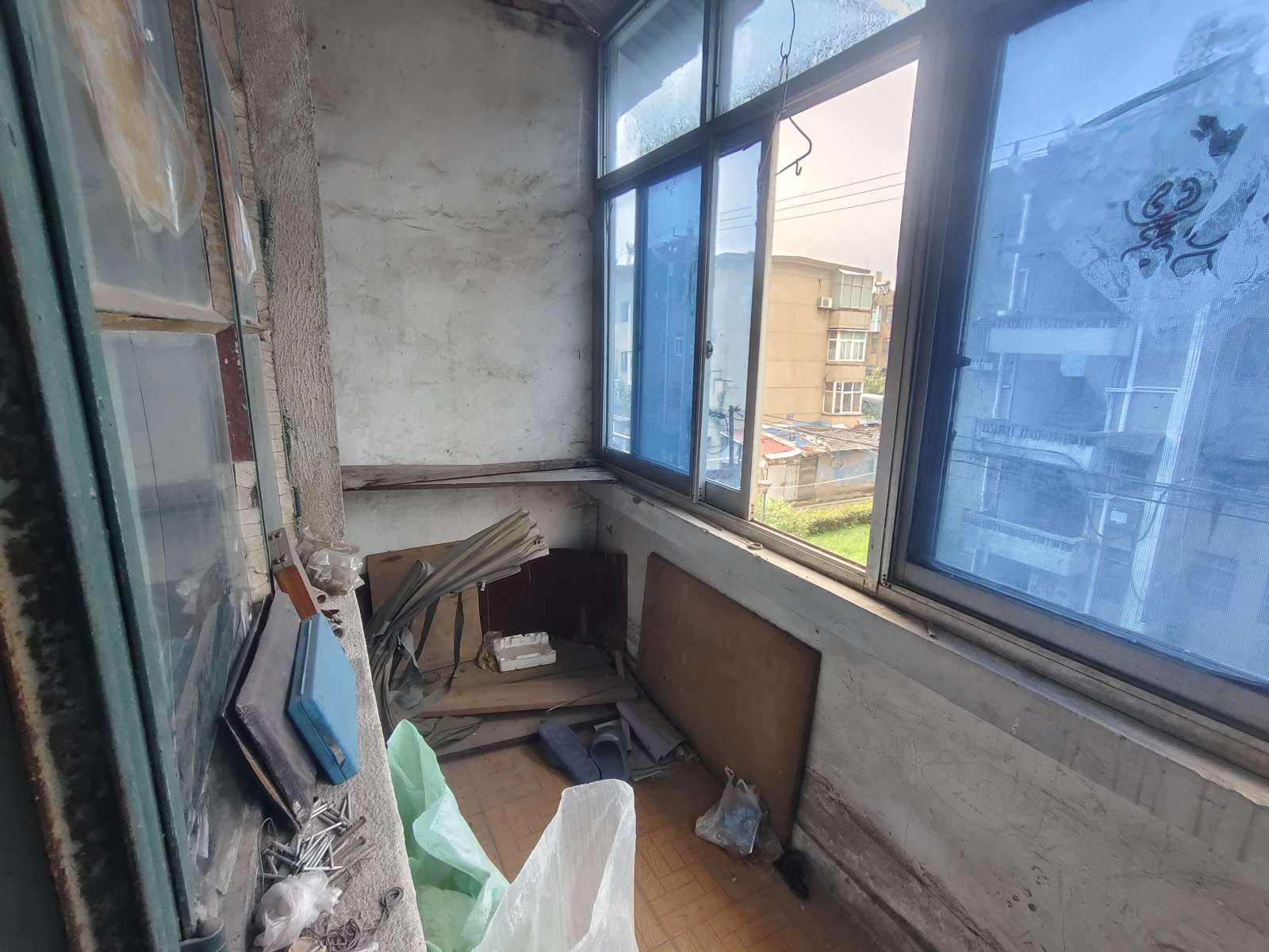 潘三新村 55平 南向两居 简装满两年 交通便利配套全_3