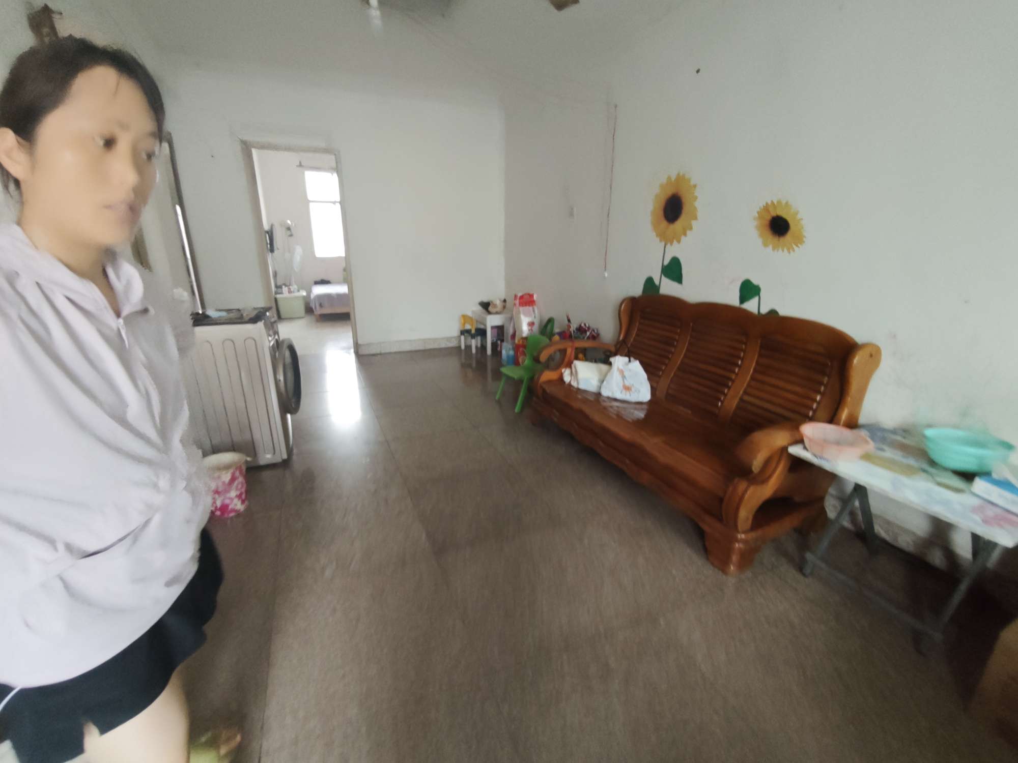 白云西商业楼 67平 两室一厅 采光好交通便利 简装出售_2