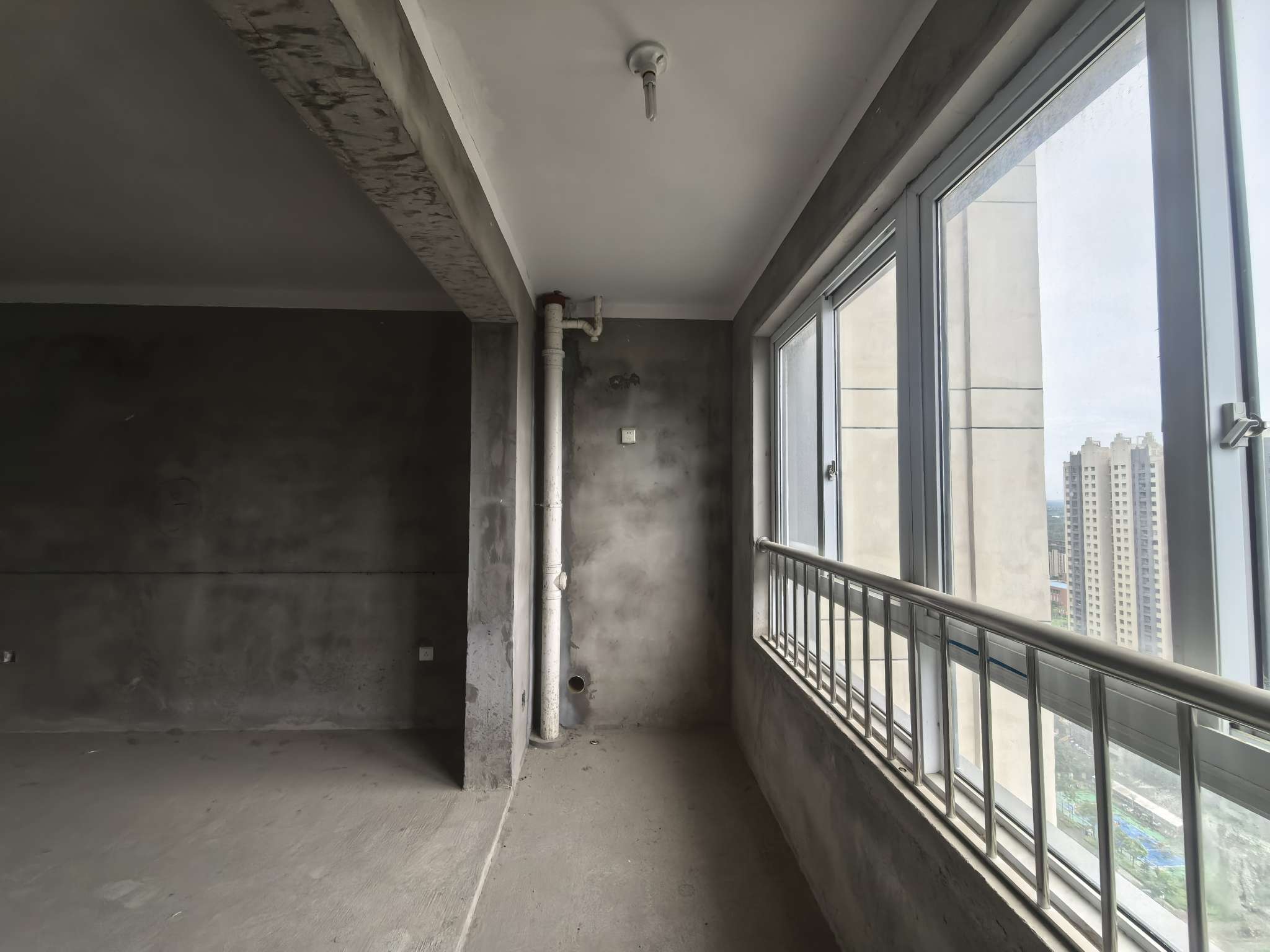 万茂华府 132平 南向三室毛坯 学区房 配套齐全_12