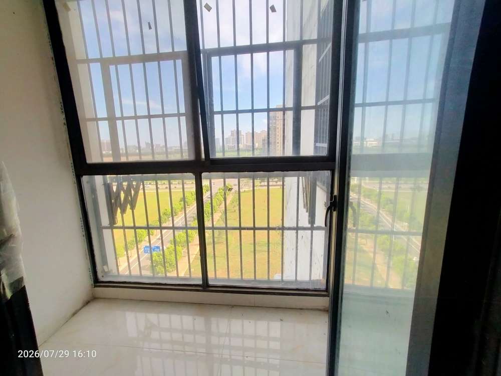 香樟苑四期 90平 简装两室 满两年采光好 交通便利学区房_6