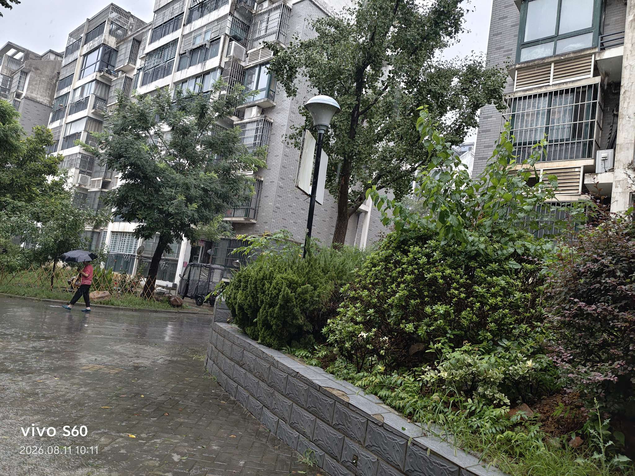 卧龙山庄西区 130平 精装三室两厅 交通便利 配套齐全_14