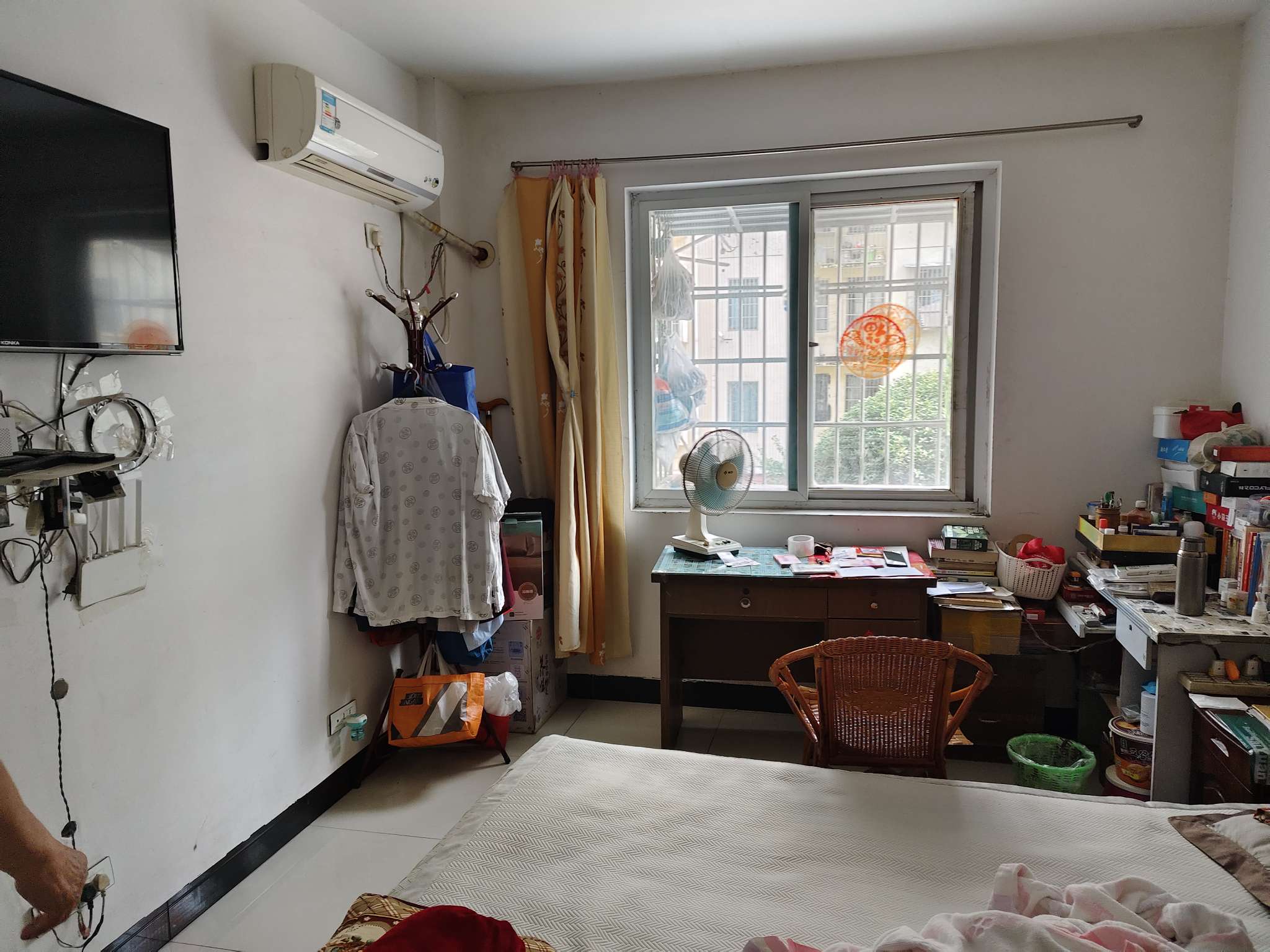 龙兴园 72平 两室两厅 满两年 交通便利 学区房_3