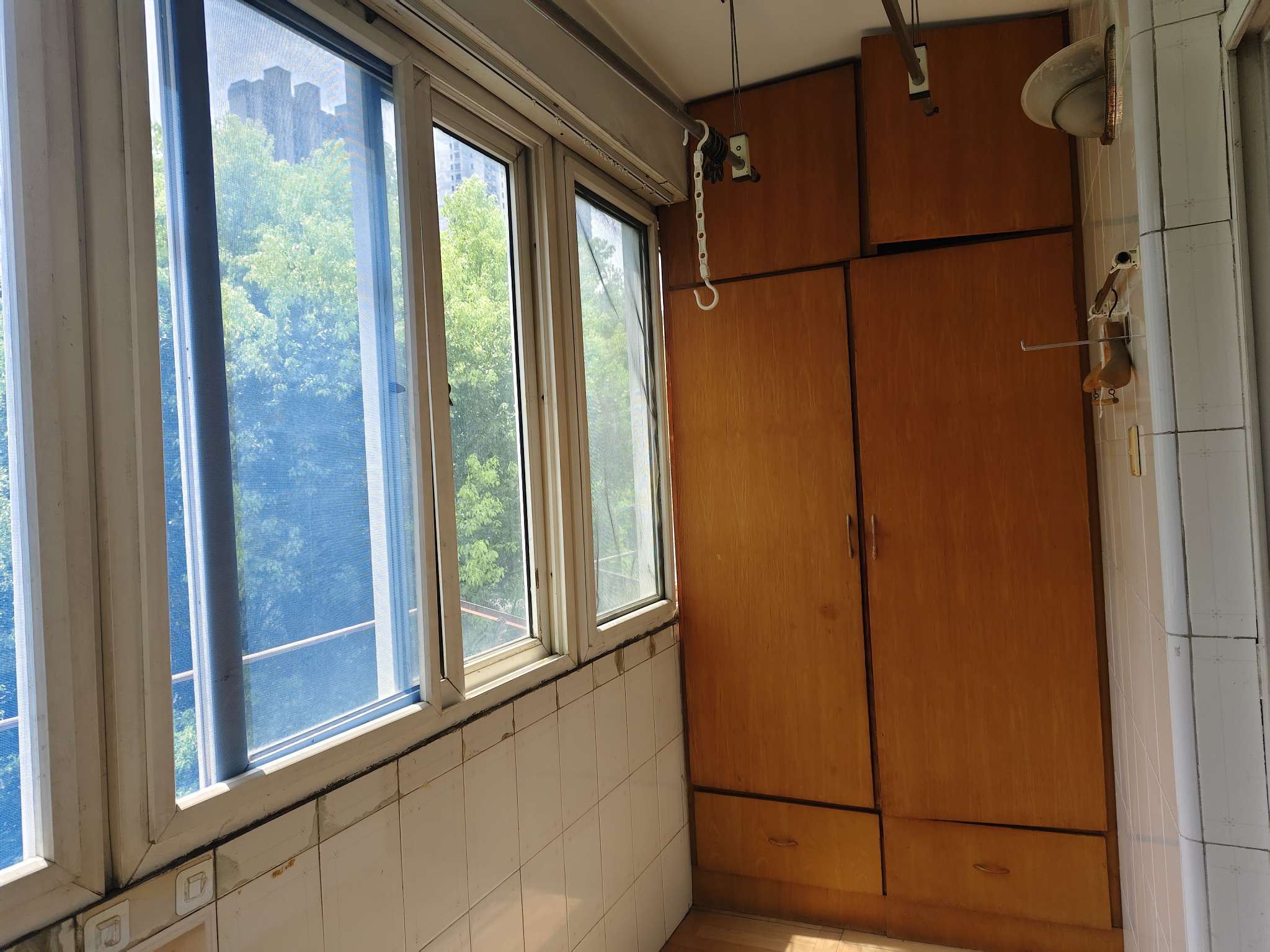 理工大家属楼 84平 南北通透三室 简装出租 交通便利_8