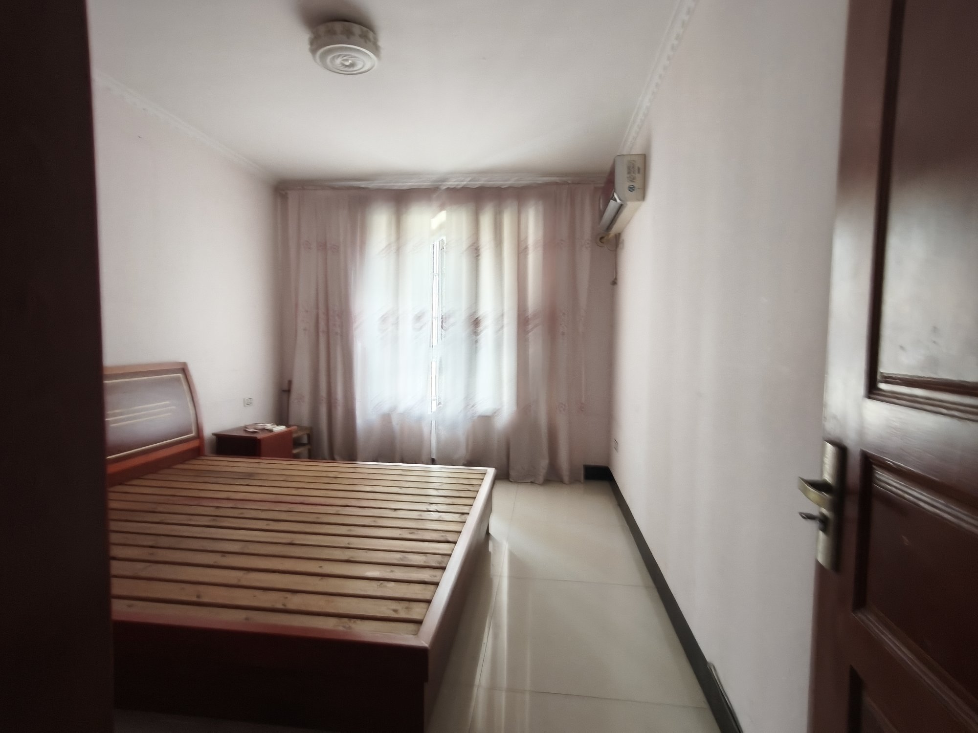 选煤村 81平 南向三室 简装出租 交通便利采光好_5