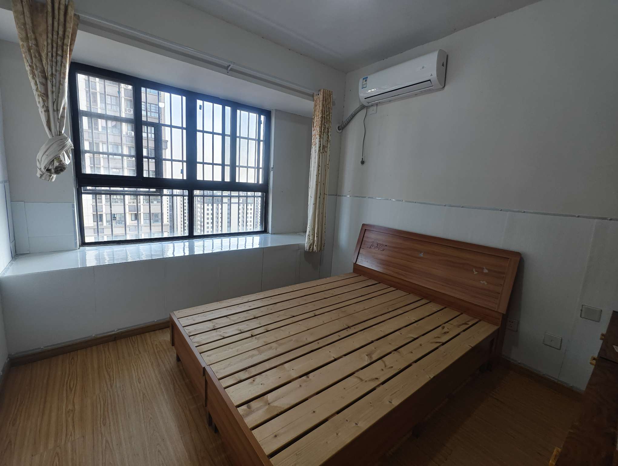 状元学府 84平 南向两室两厅 精装 学区房 交通便利_3