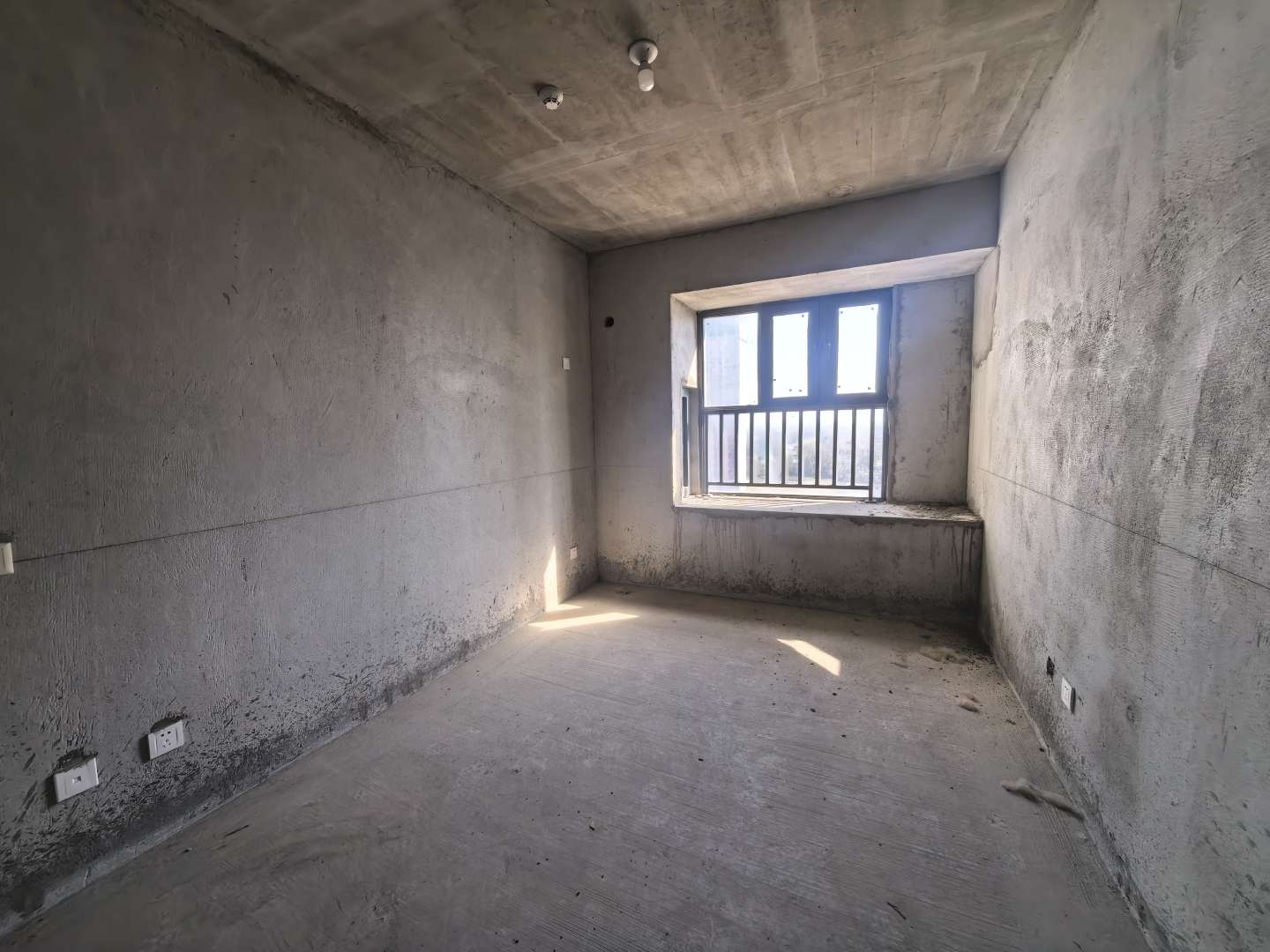 紫荆苑 110平 三室一厅 交通便利 采光好 单价仅2090元/平_4