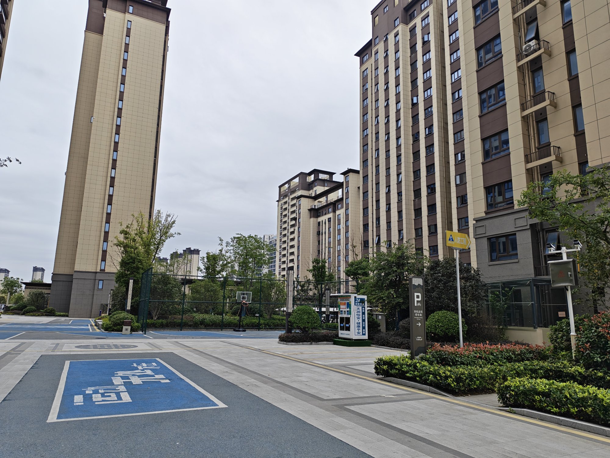 华盛国悦府 109平 三室两厅 毛坯新房 学区房 交通便利_9