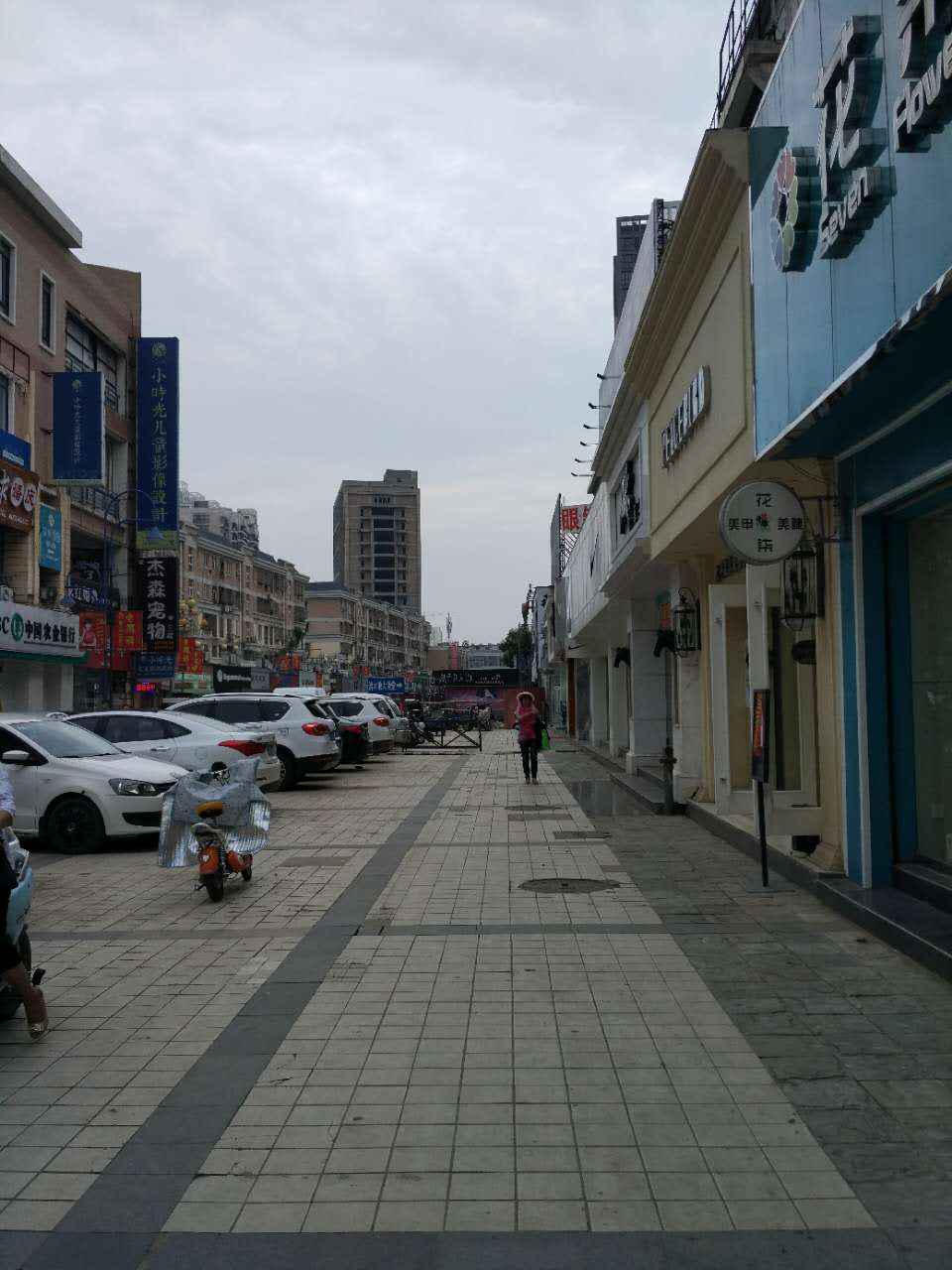 商贸商业街黄金地段商铺出售.