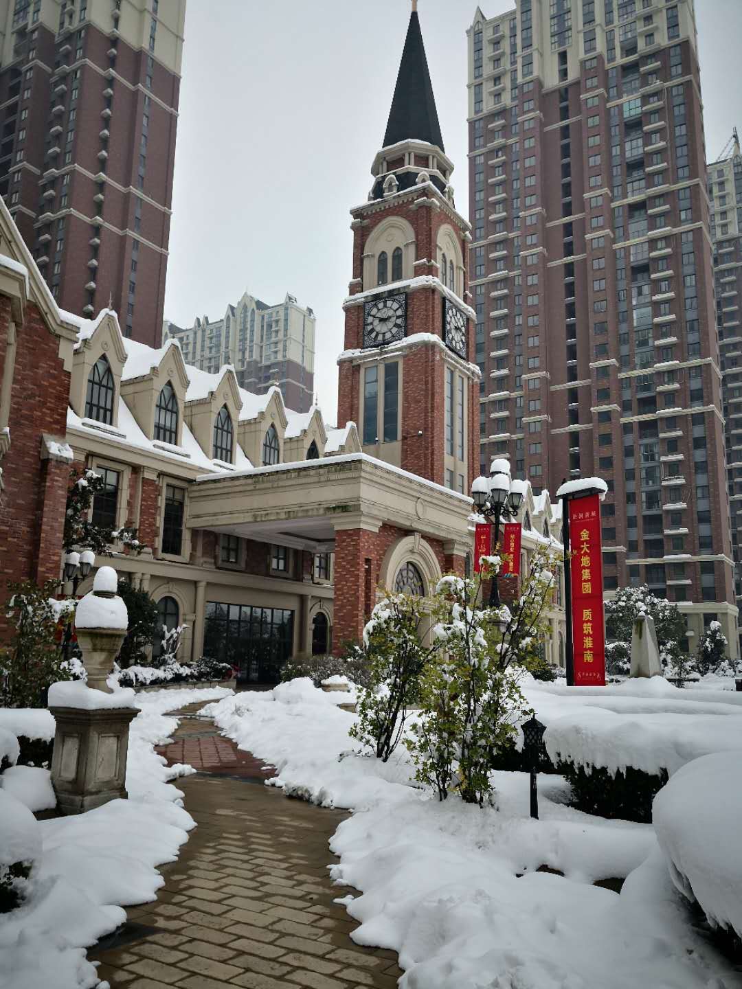 英伦联邦一楼138.5平方精装南北通透