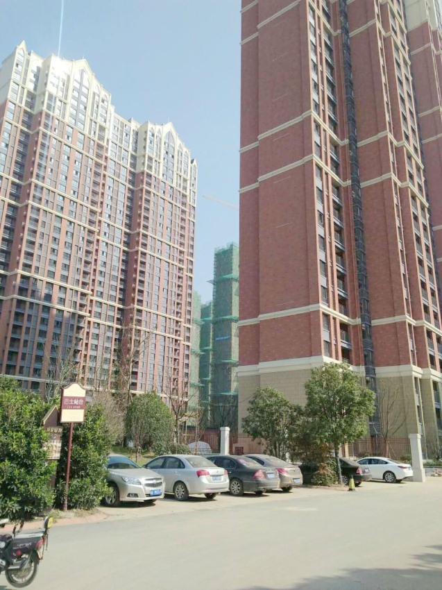 英伦联邦120平毛坯好房出售