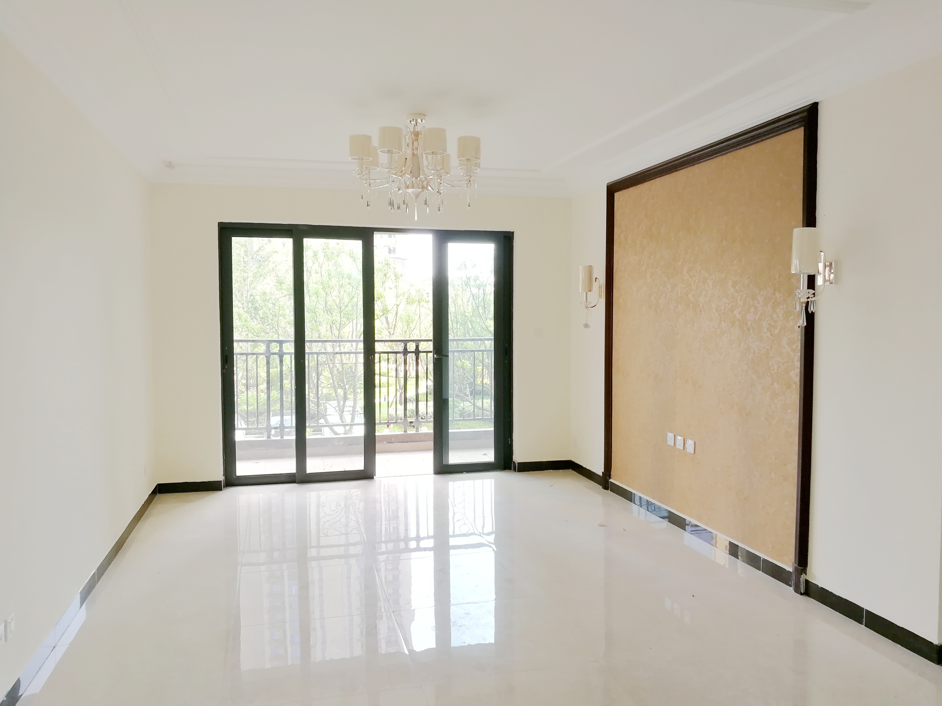 恒大绿洲高层精装学区房