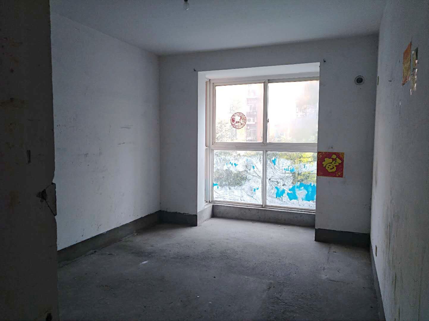 康安家园毛坯房2室1厅出售