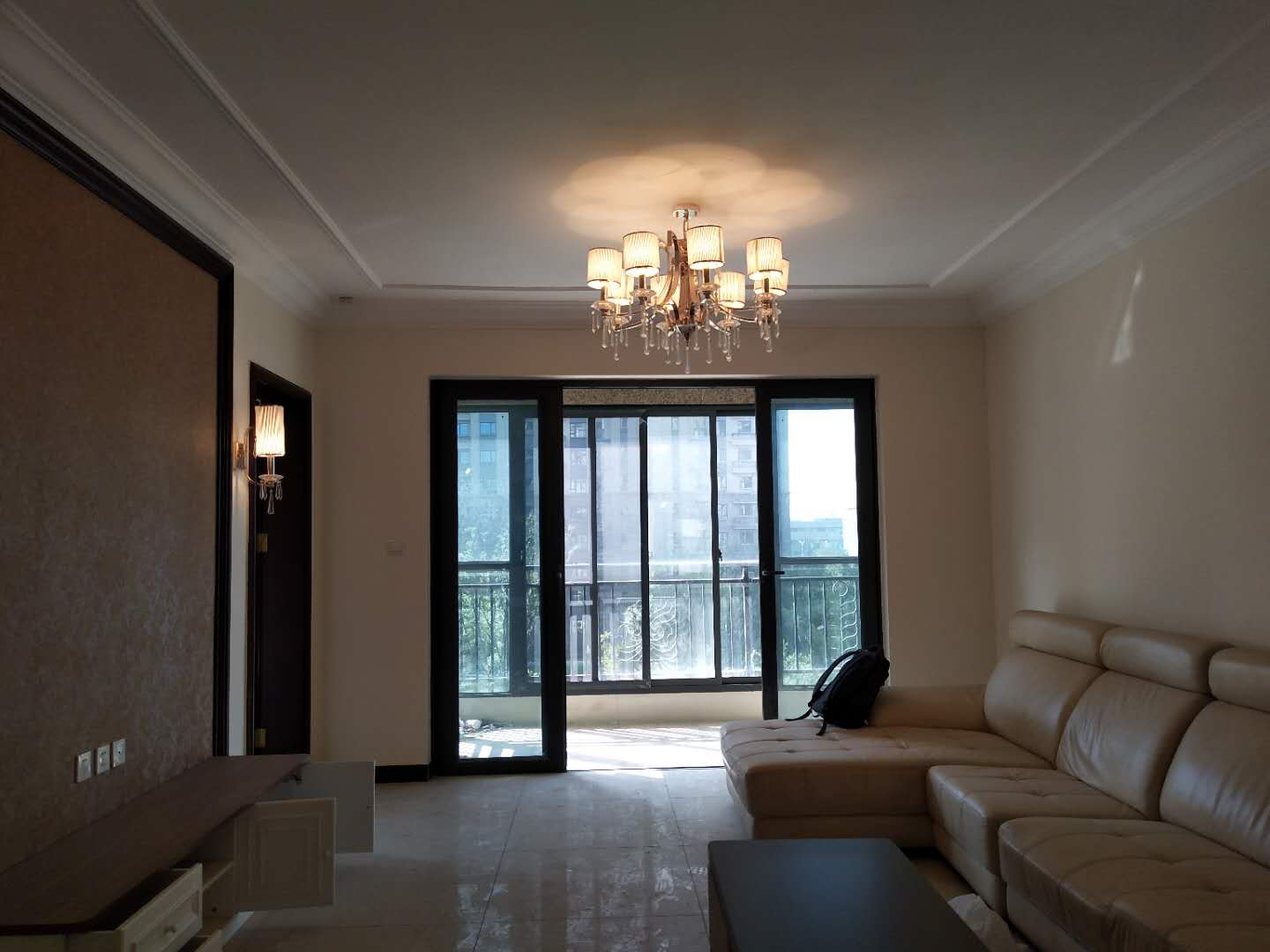 恒大绿洲精装修140平米4房2厅没住过