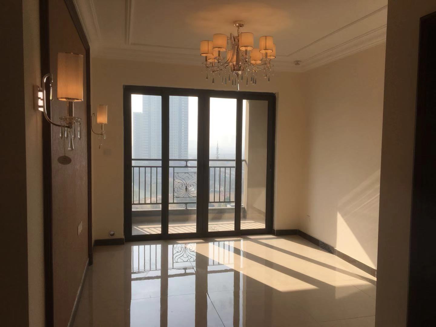 恒大绿洲两房精装修出租