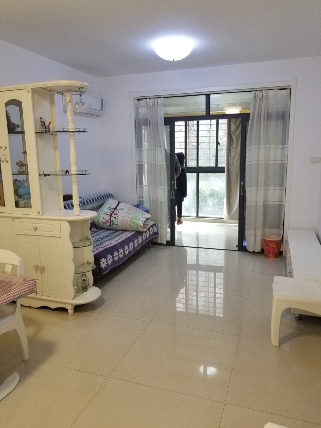 街道 圣地新都会  房源介绍 免税;交通便利;学区房;满两年;随时看房