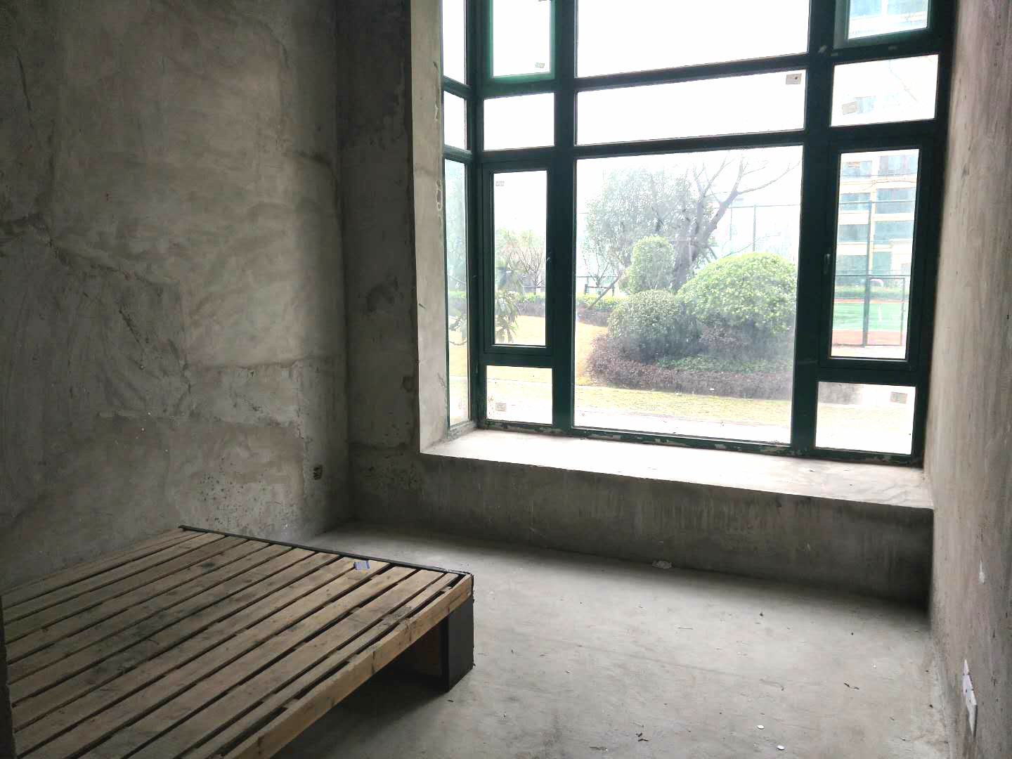 恒大绿洲一楼毛坯出售