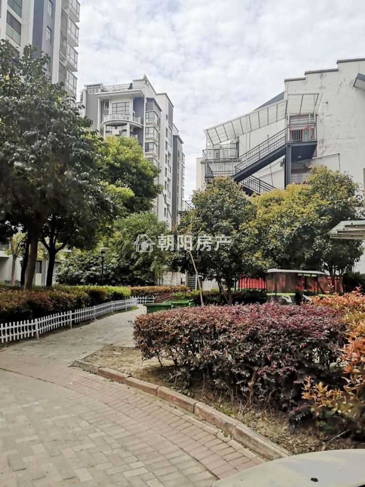 领城2室2厅供暖小区精装修拎包入住