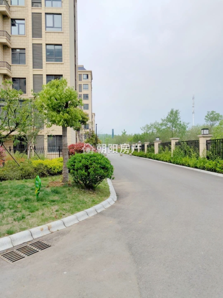 一品山南 3室2厅 毛坯 精品吉房-淮南山南新区二手房-安徽淮南朝阳
