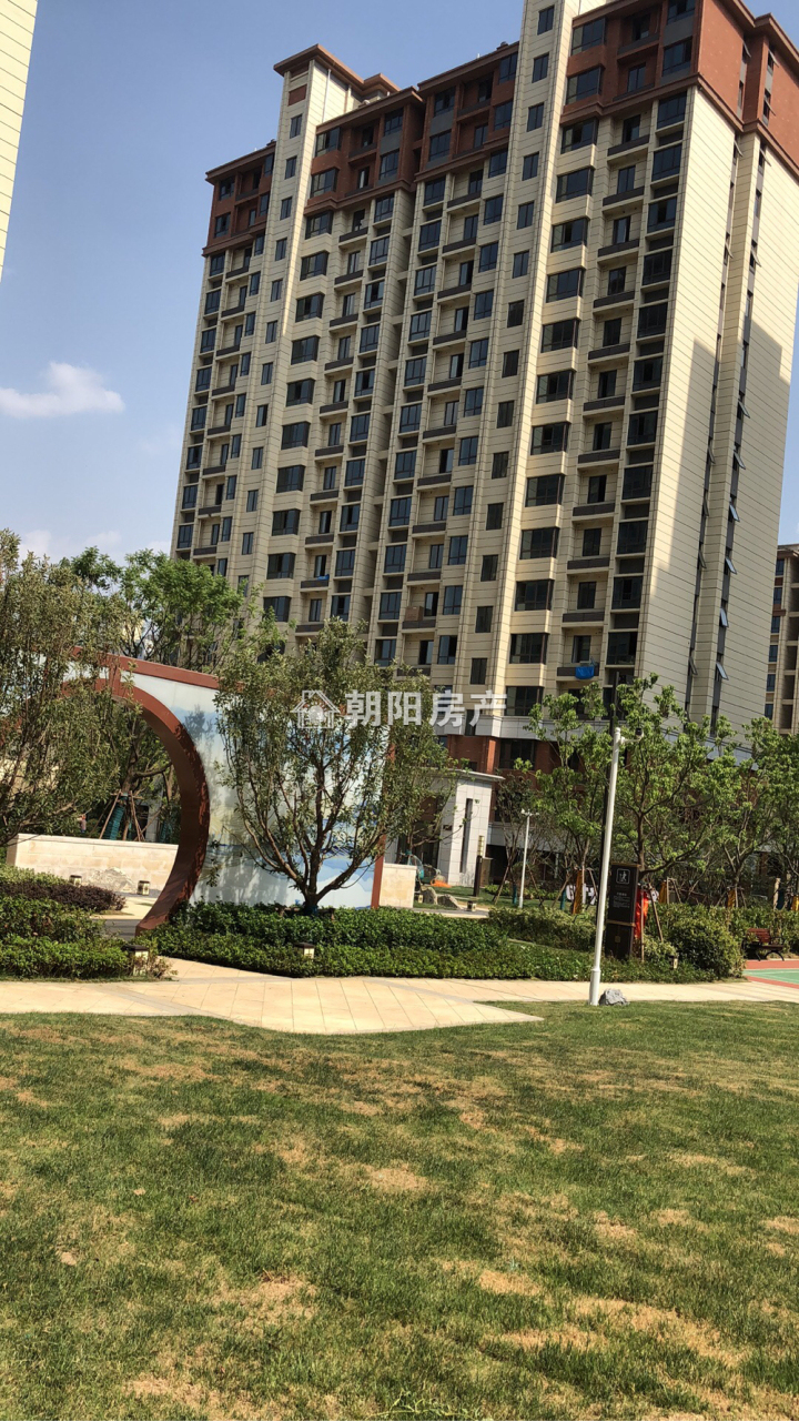 淮师附小 万创御香山全新毛坯三居室 好楼层 采光好,随时看房-淮南山