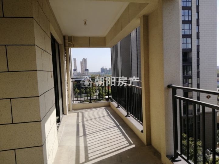 新城区学区房御景学府春晖苑毛坯14265平2厅3室