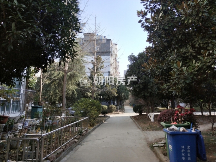 山水居多层五跃六复式4室2厅普装南北带露台出售 矿一中本部学区房