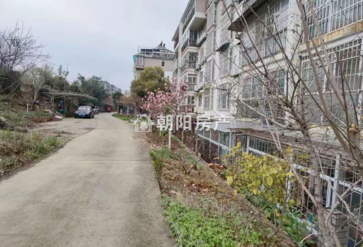 绿苑山庄3室2厅简装出售十八小学区稀缺楼层